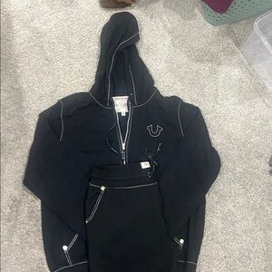 2 peace, True Religion Classic Black Men's Jeans with hoodie